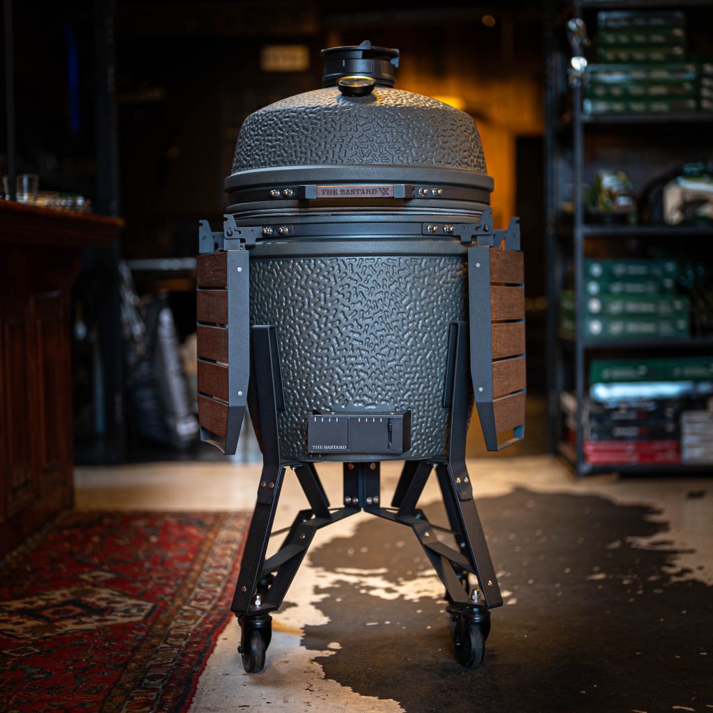 The Bastard VX Large Complete kamado